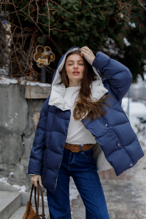 Легка пухова куртка з натуральним пухом фото