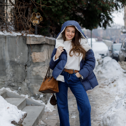 Пухова куртка з капюшоном