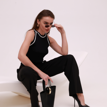 Чорний трикотажний топ IMPERIAL. Доступні розміри: tu