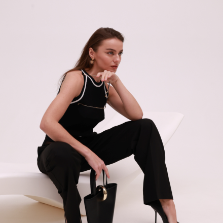 Чорні штани IMPERIAL з напівпрозорою вставкою. Доступні розміри: xxs