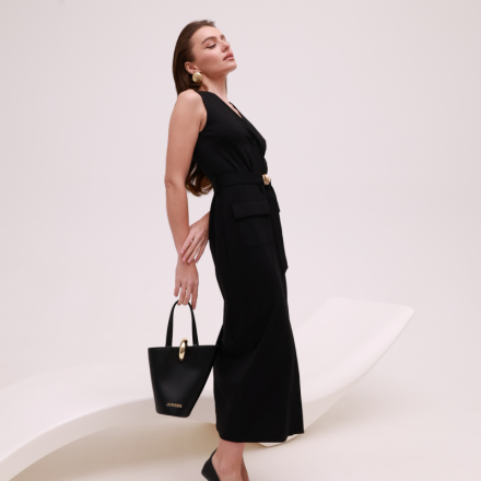 Сукня IMPERIAL з поясом та V-вирізом. Колір: Чорний