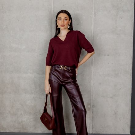 Светр з V-подібним вирізом, одяг від Jador