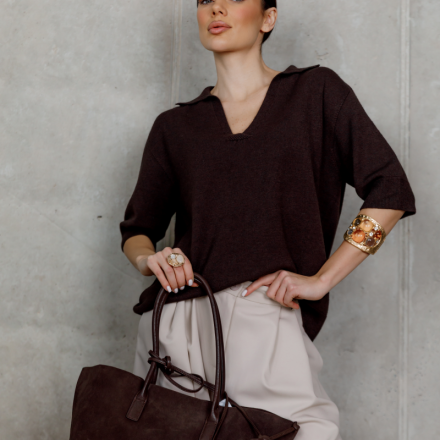 Стильний светр у глибокому шоколадному відтінку, одяг від Jador