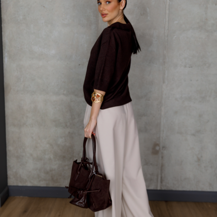 Шоколадний светр з V-подібним вирізом зображення 1