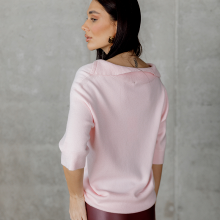 Ніжний светр у пудрово-рожевому відтінку, одяг від Jador