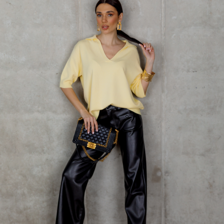 Светр у ніжному жовтому відтінку