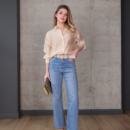 Джинси прямого крою з середньою посадкою. Ціна: 5590 грн