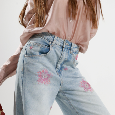 Джинси wide leg з квітковим декором, зображення